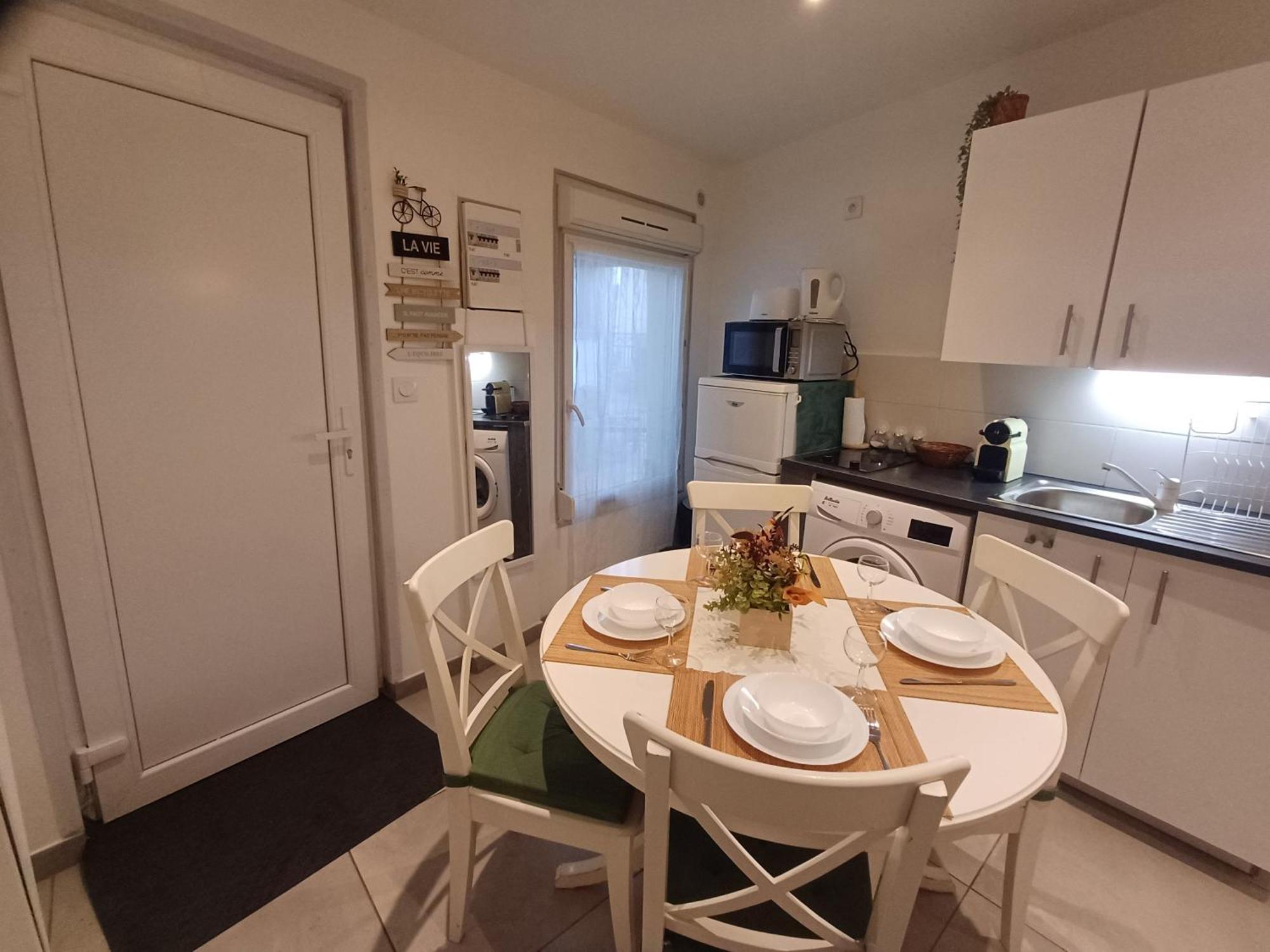 Ferienwohnung Super F2 A 5Mn Aeroport D'Orly Parking Prive Gratuit Paray-Vieille-Poste Exterior foto